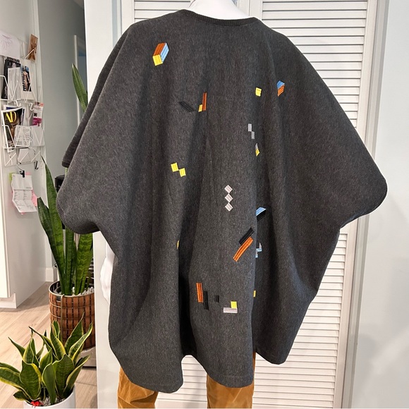 Bespoke Embroidered Aztec Poncho - Picture 7 of 11
